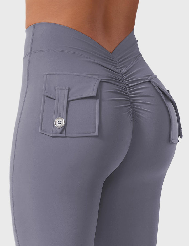 V-BACK CARGO - High-Waisted Scrunch Butt Cargo Leggings