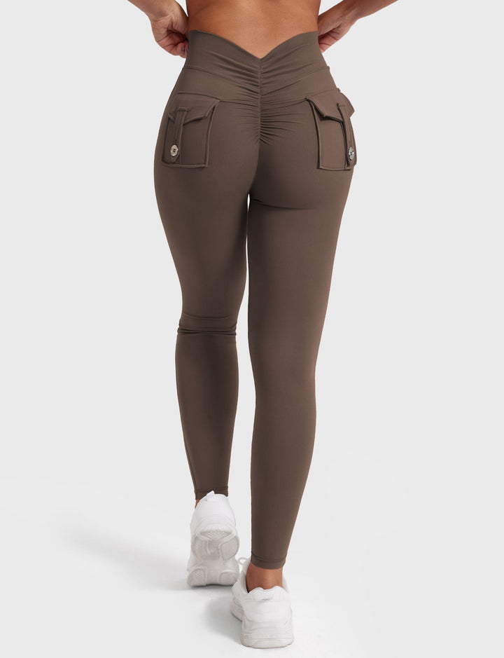 V-BACK CARGO - High-Waisted Scrunch Butt Cargo Leggings